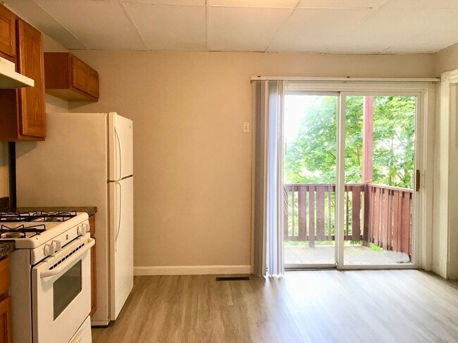 Building Photo - 73 Campbell Ave