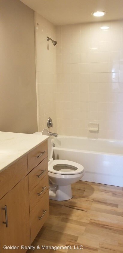 Foto principal - 3570 Bayshore Dr
