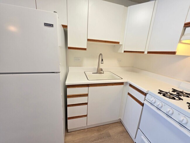 Foto del edificio - 2120 Fern St