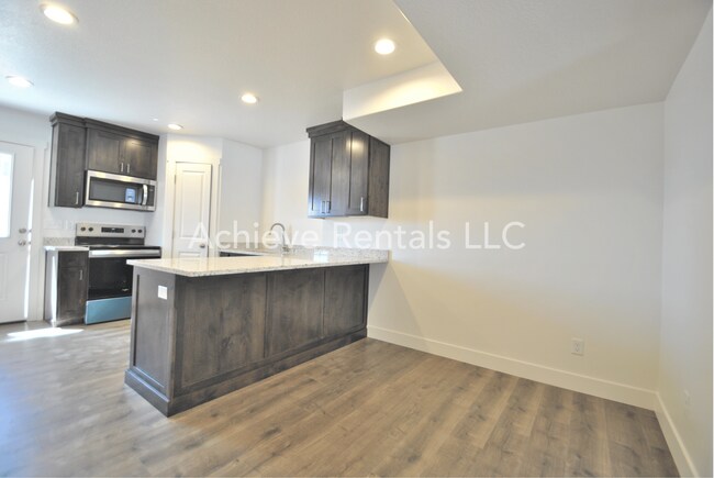 Building Photo - 360 N 2650 W