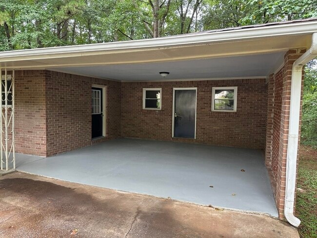 Building Photo - 31 Elaine Dr