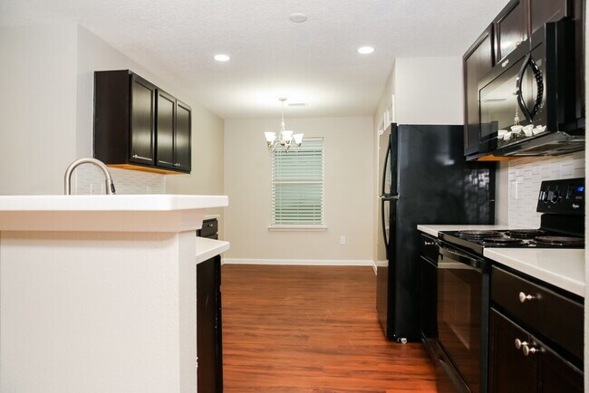 Foto del edificio - 77837 Lumber Creek Blvd