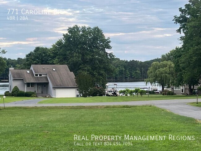 Building Photo - Beautiful Water-view Home in Lake Caroline