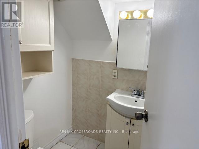 Building Photo - 307 Glebemount Ave