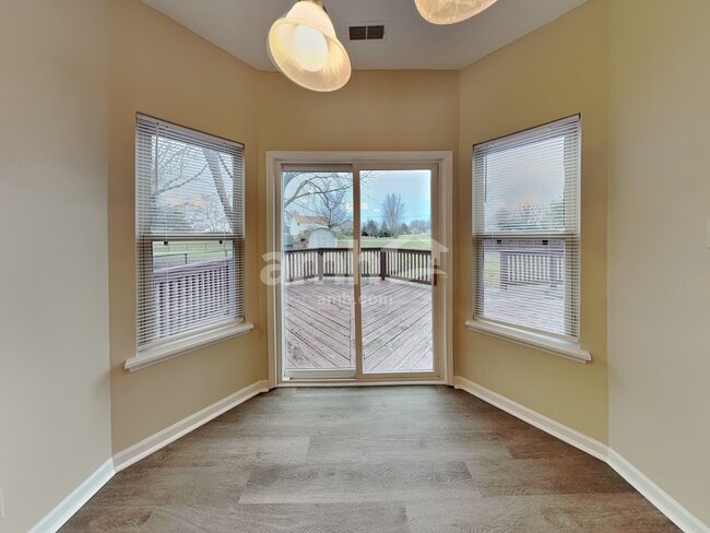 Building Photo - 1131 Clark Dr