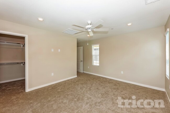 Interior Photo - Tricon Winchester