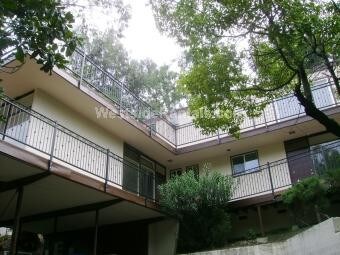 FRENTE - 3254 Barham Blvd