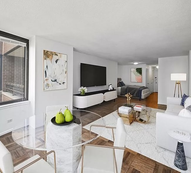 Foto del edificio - 330 E 38th St