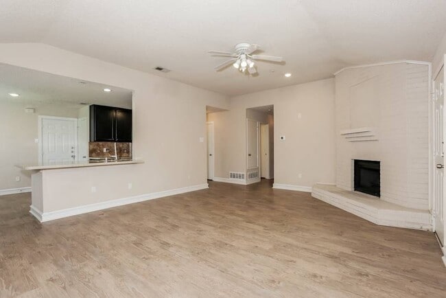 Foto del edificio - 2669 Claremont Dr