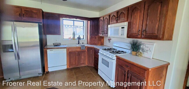 Building Photo - 3 br, 1 bath House - 3862 S 5500 W