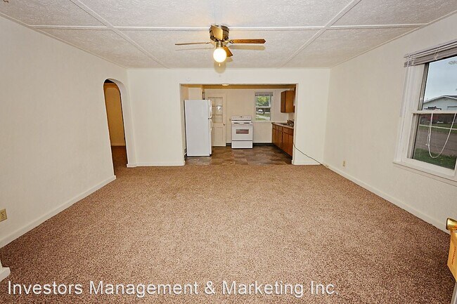 Building Photo - 2 br, 1 bath House - 600 12th Street NE