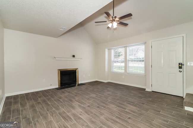 Foto del edificio - 7073 Stonecreek Dr