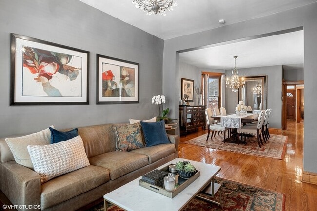 (Currently Unfurnished) - 1823 W 22nd Plz