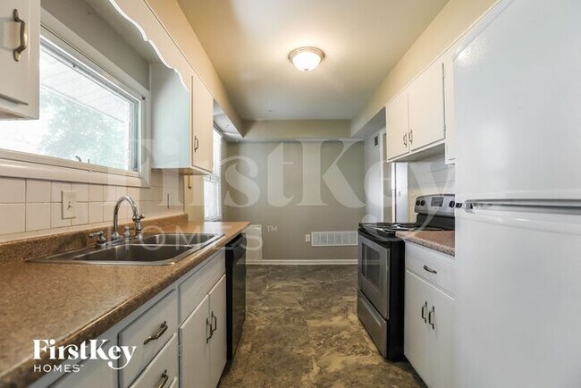 Foto del edificio - 7923 Maple St