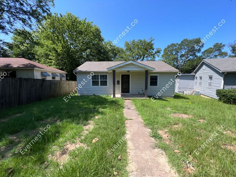 Primary Photo - 110 Border Cir