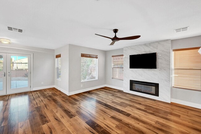 Foto del edificio - Remodeled Three Bedroom in Summerlin! No carpet!