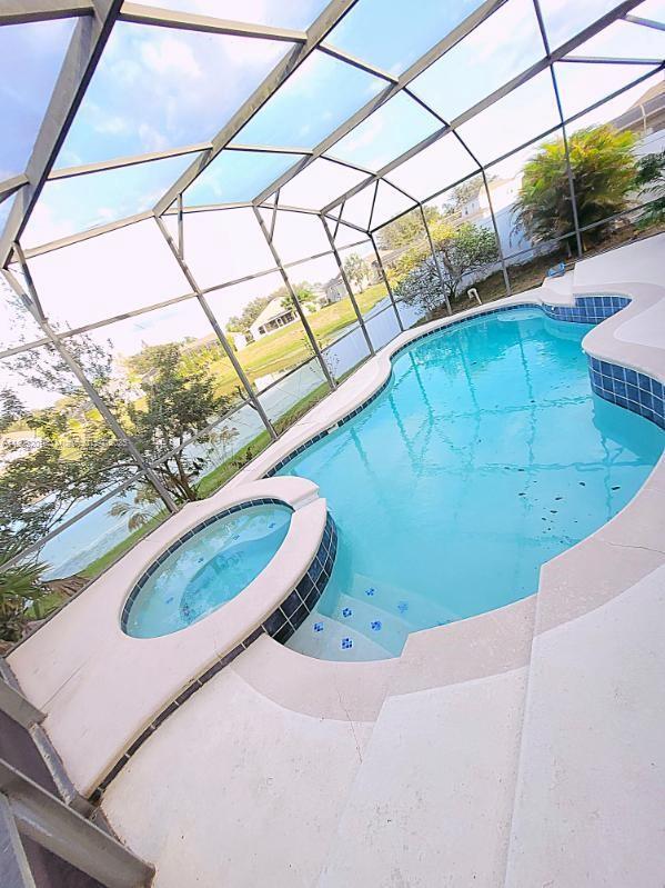 Foto del edificio - 176 Blue Heron Ct