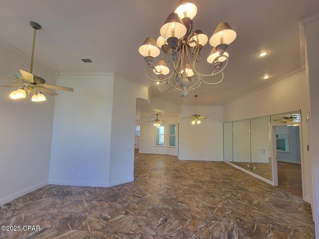 Foto del edificio - 7327 Rodgers Dr