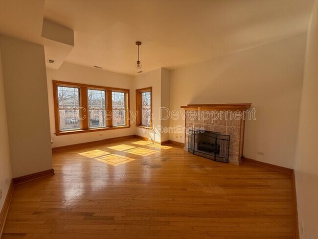 Foto del edificio - 929 Brummel St