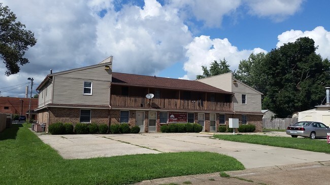 Building Photo - 719 W 13th