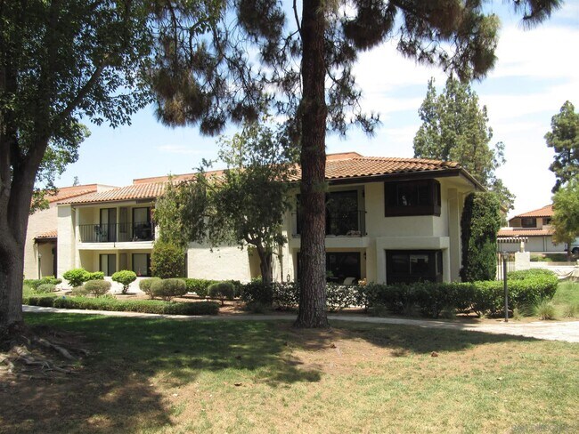 Building Photo - 17637 Pomerado Rd