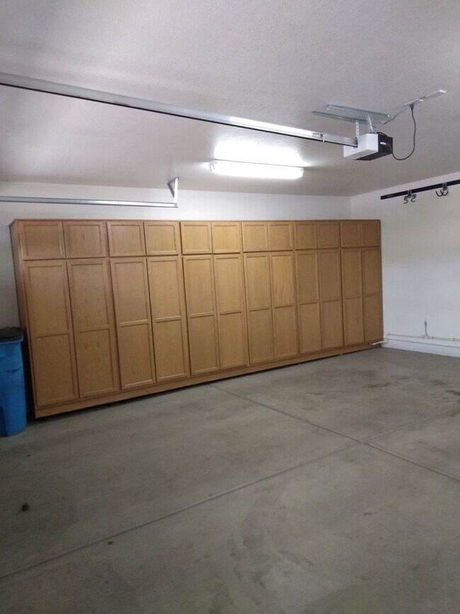 Building Photo - Beautiful 3 Bed / 2 Bath Home for Lease