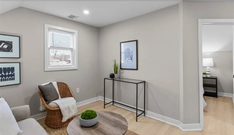 Foto principal - 135 Hawksley Ave