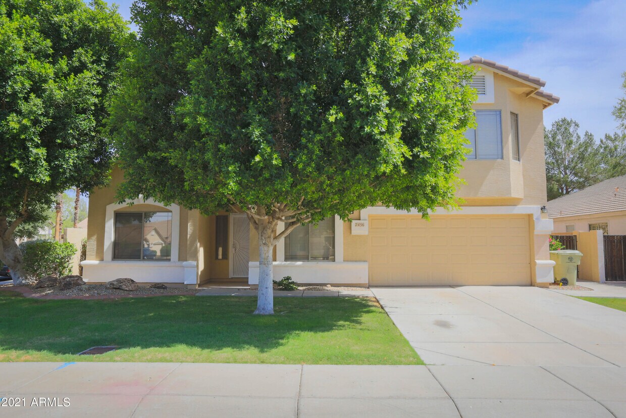 Foto principal - 7456 W Aurora Dr