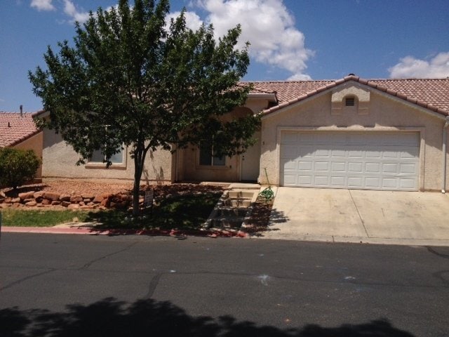 Building Photo - 2099 E Middleton Dr