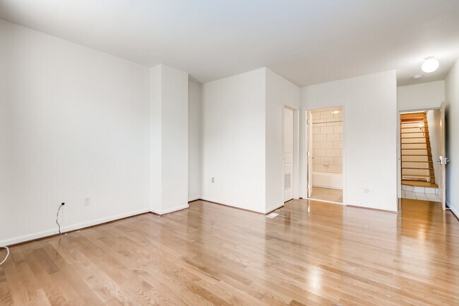 Foto del edificio - 1127 S Hanover St