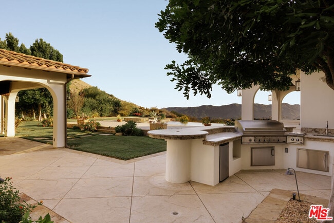Building Photo - 25420 Prado De Azul
