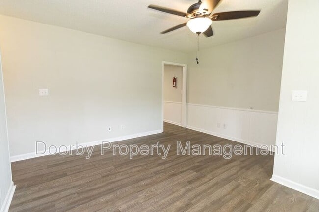 Foto del edificio - 1418 Baggett Rd