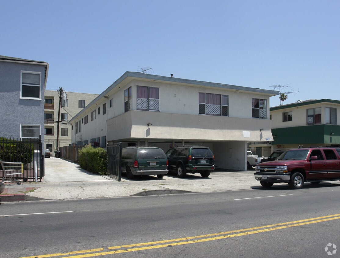 Building Photo - 212 N Normandie Ave