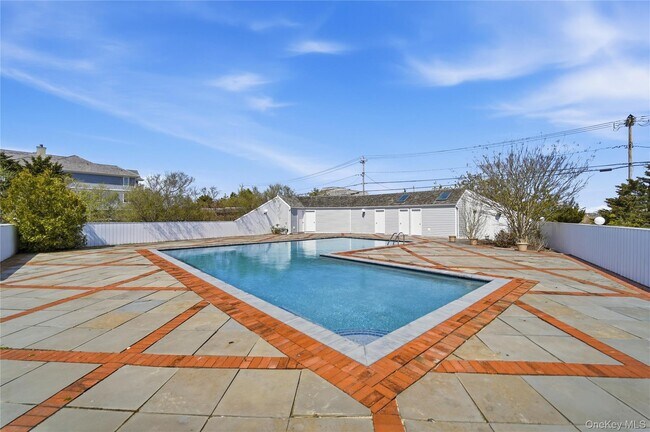 Building Photo - 355 Dune Rd