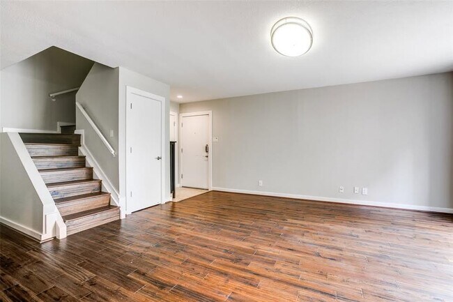 Foto del edificio - 4777 Cedar Springs Rd