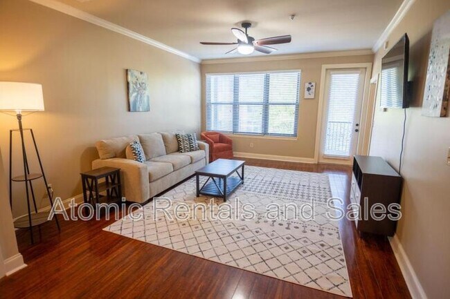 Foto del edificio - 445 W Blount Ave