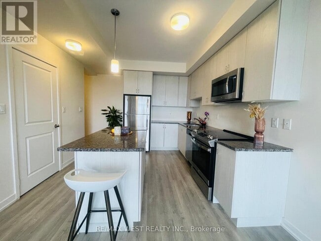 Building Photo - 2550 Castlegate Crossing