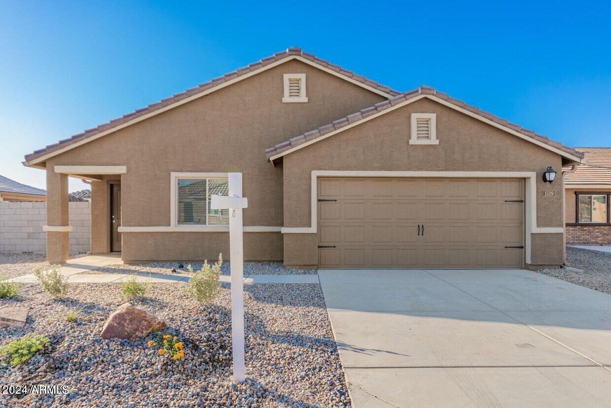 Primary Photo - 1529 E Caballero Dr