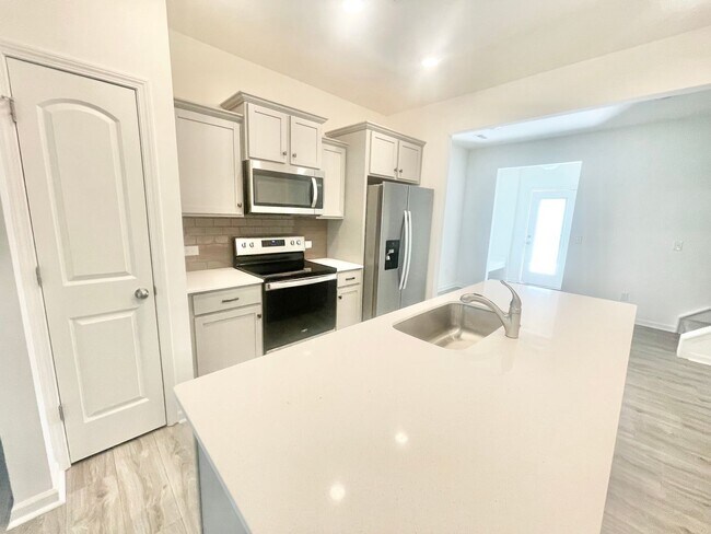Foto del edificio - Charming townhome community in Mooresville...