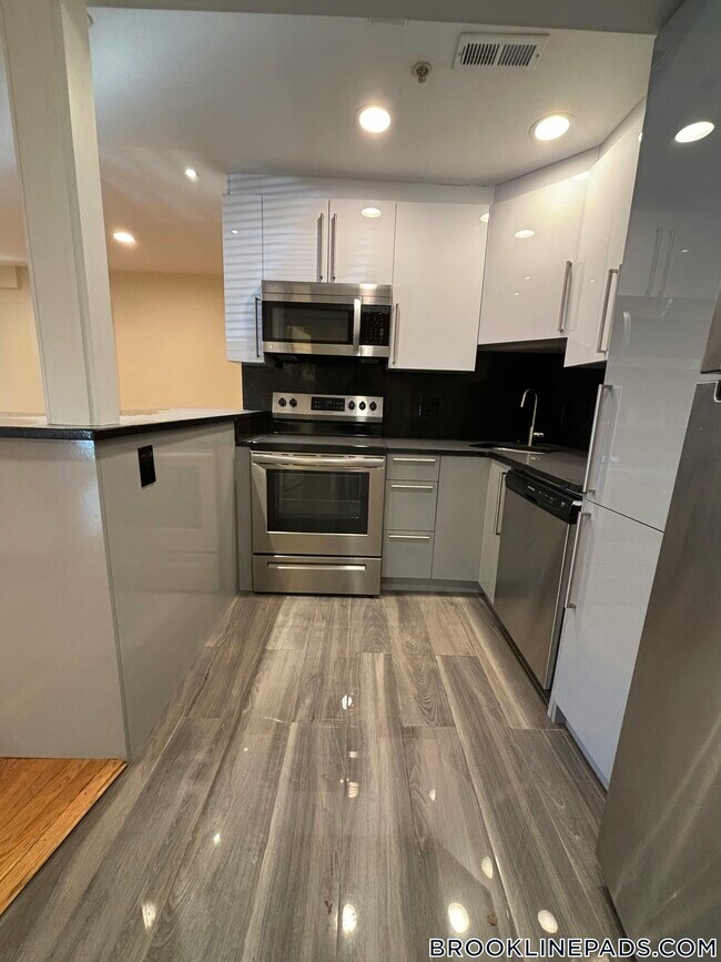 Foto del edificio - 1801 Beacon St