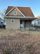 Building Photo - 510 W 2nd St