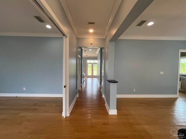 Foto del edificio - 326 Deer Point Dr