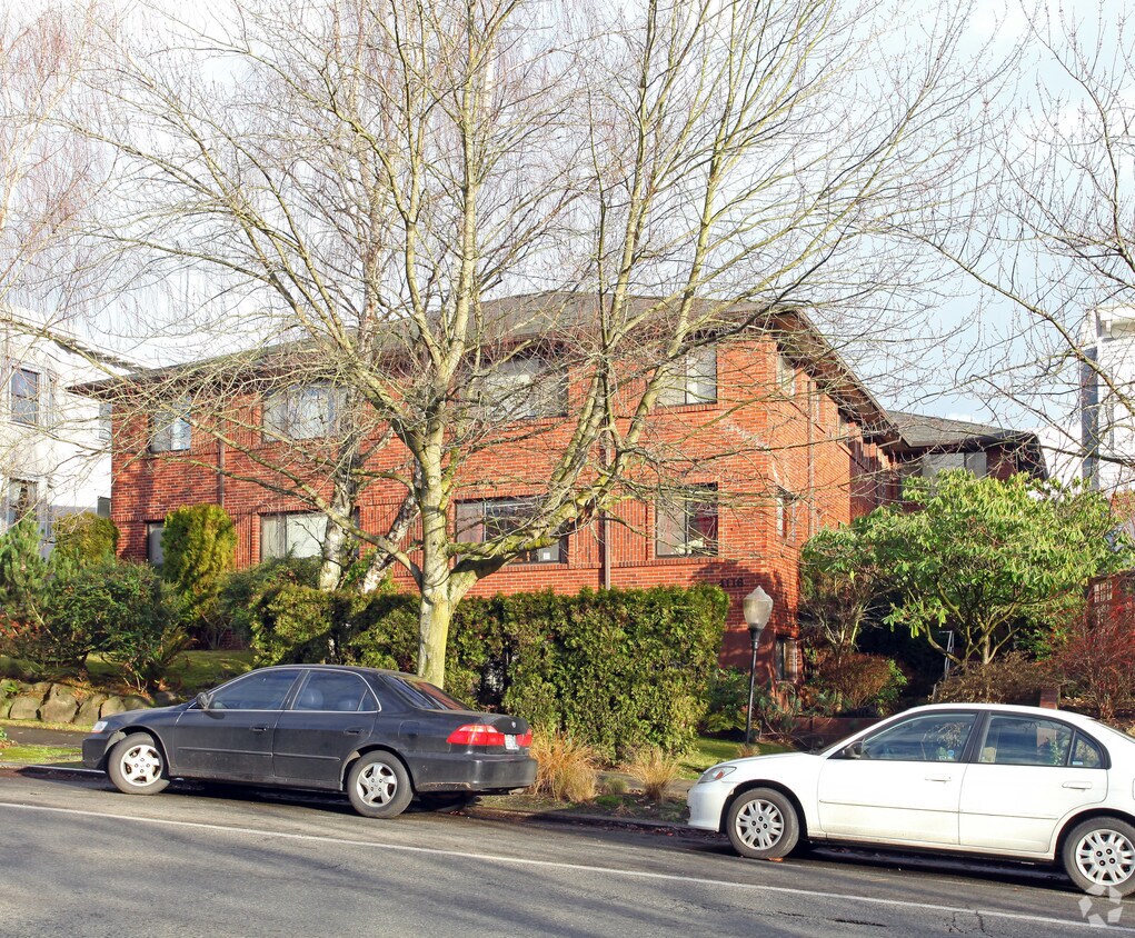 Building Photo - 4116 Fremont Ave