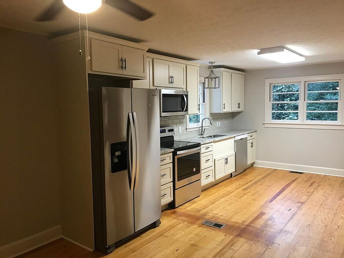 Foto del edificio - 566 Mulberry Ln
