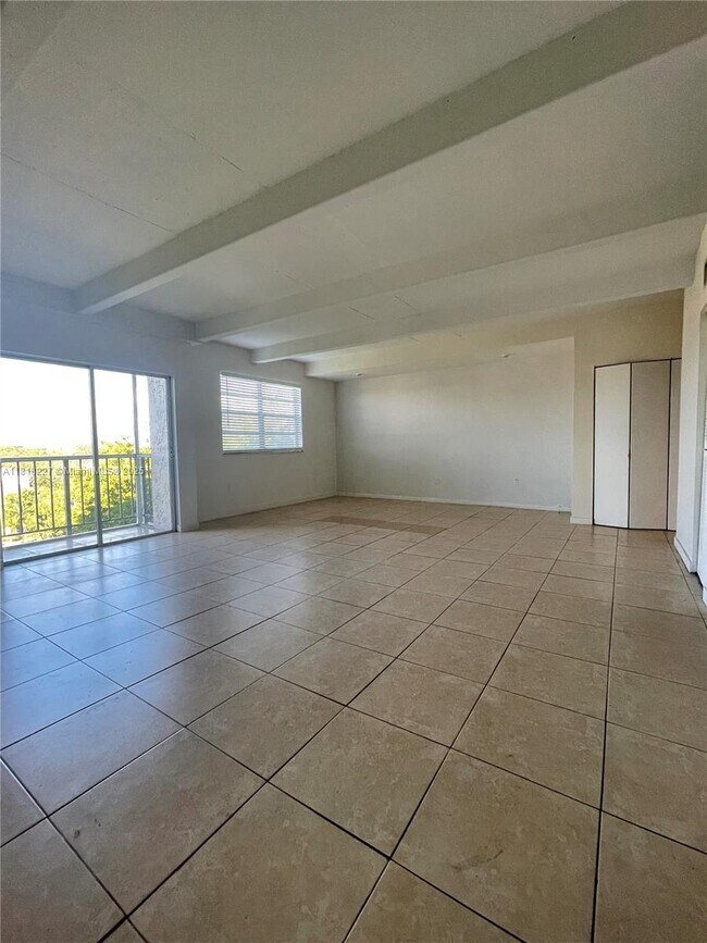Foto del edificio - 8950 NE 8th Ave