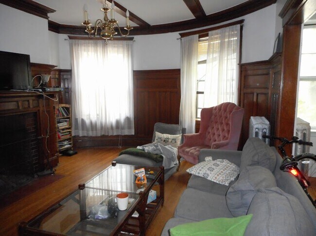 Foto del edificio - 106 Strathmore Rd