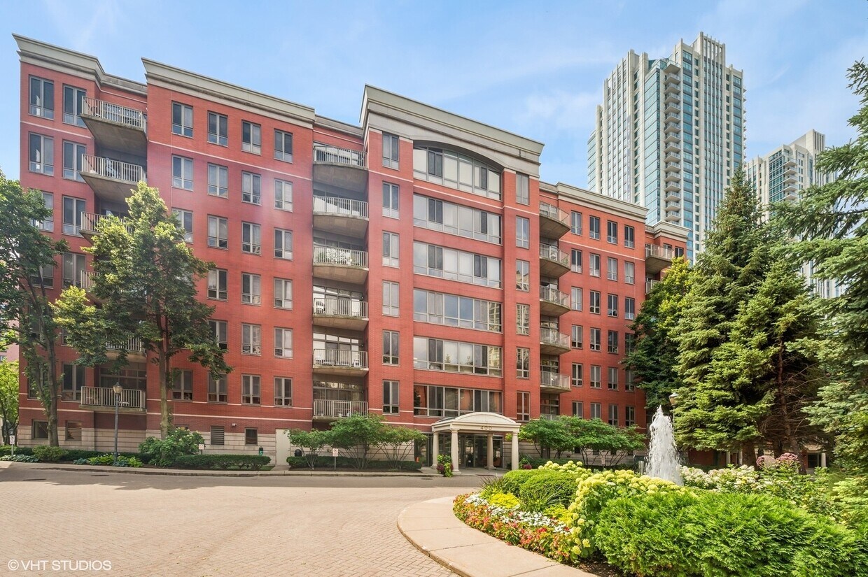 Foto principal - 400 N Clinton St