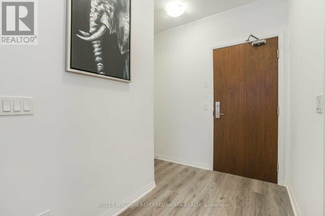 Building Photo - 8 Mercer St