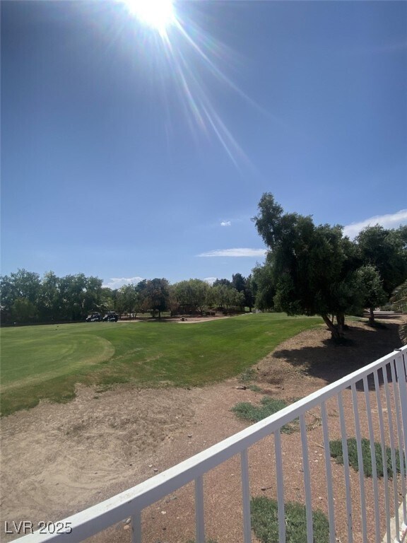 Foto del edificio - 3640 Yorba Linda Dr