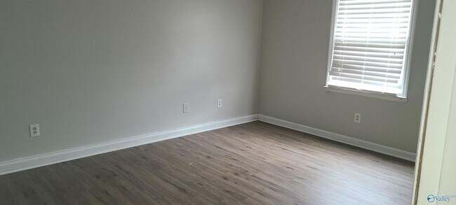 Foto del edificio - 6214 Robinhood Ln NW